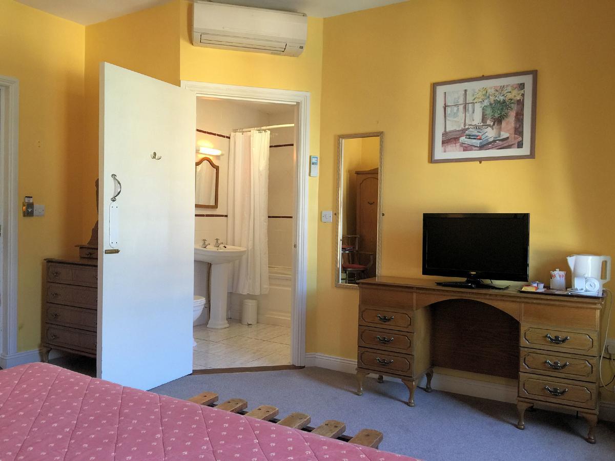 O Donovans Hotel كلوناكِلتي الغرفة الصورة